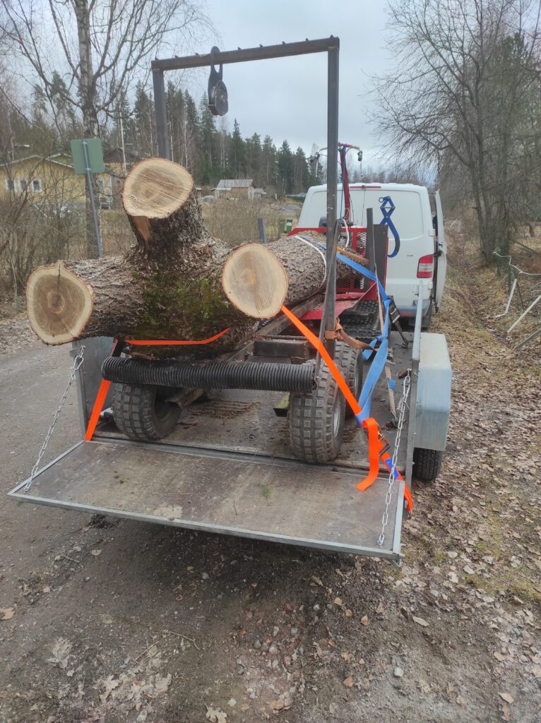 Pienmetsäkone